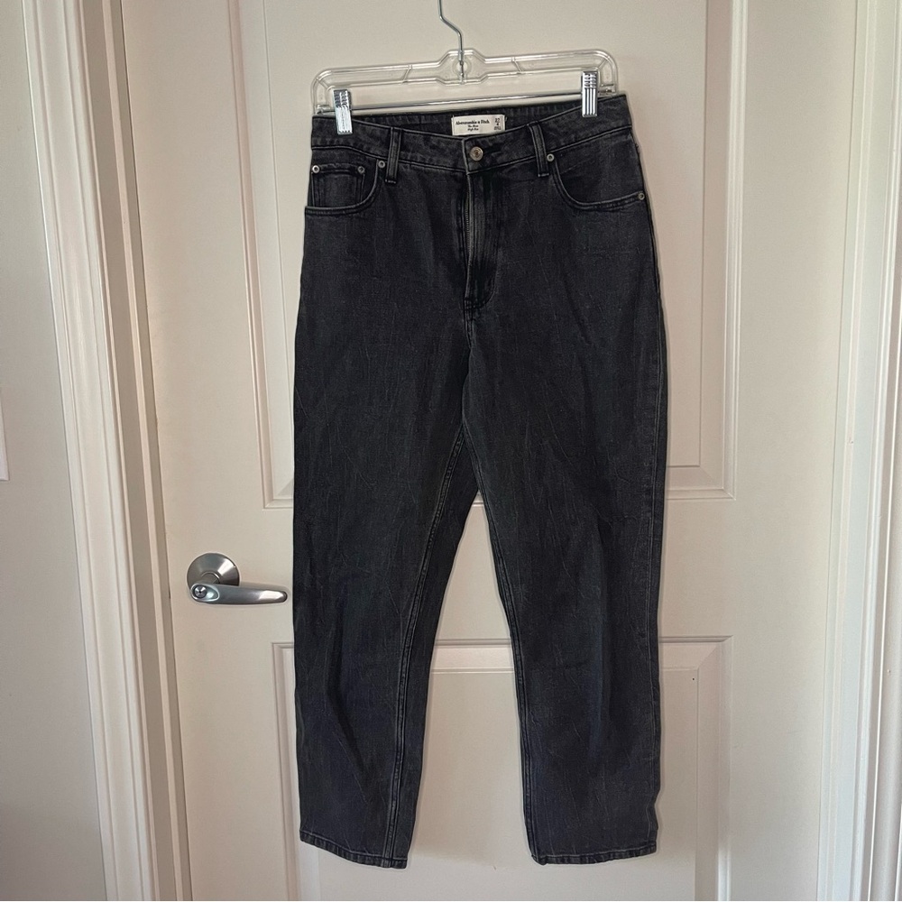 Abercrombie and Fitch Black Mom Jeans (Curve Love)